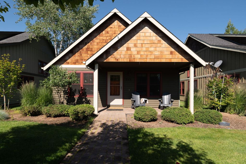 335 S Cottonwood Street, Sisters, OR 97759