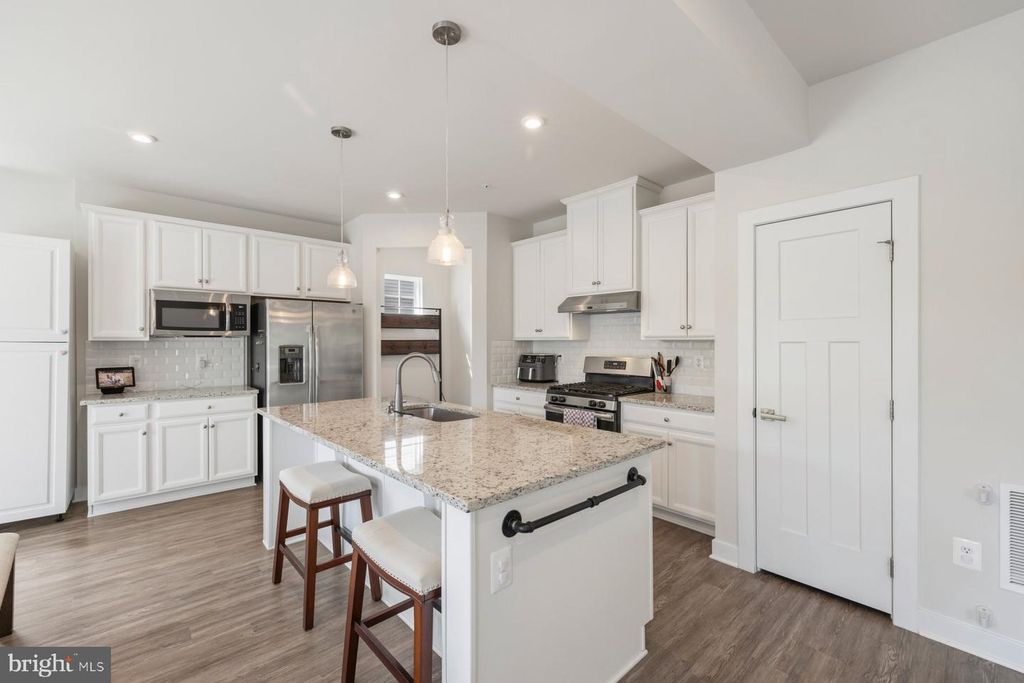 Image 12 of property listing at 3721 BOYINGTON DR, Jefferson, MD 21755