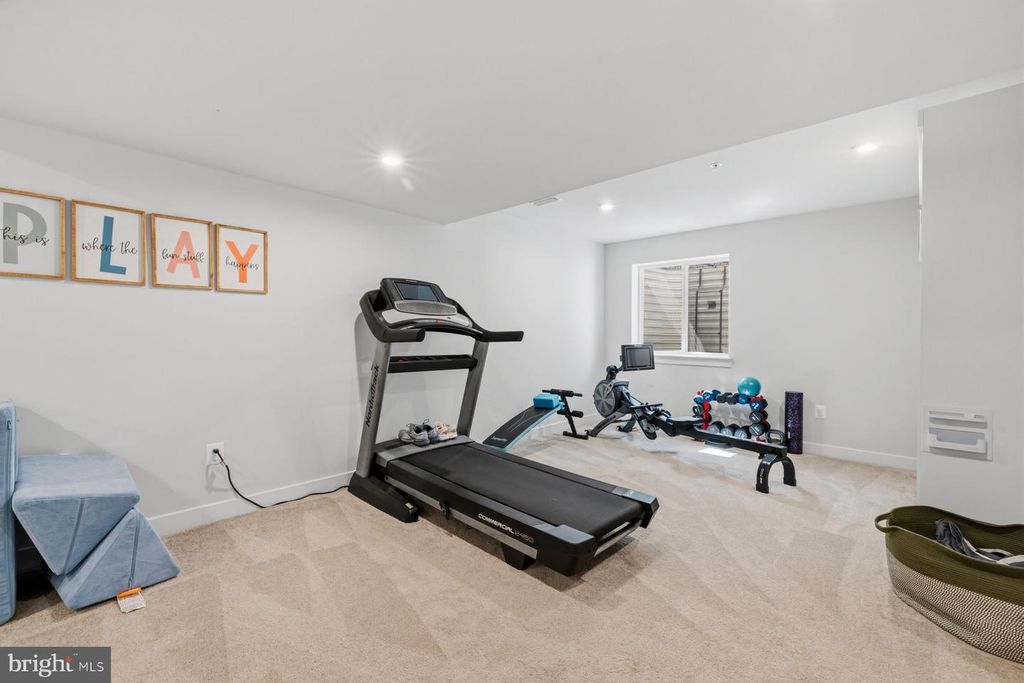 Image 33 of property listing at 3721 BOYINGTON DR, Jefferson, MD 21755