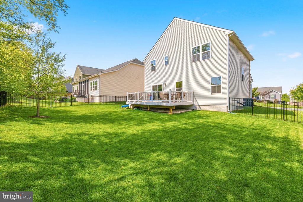 Image 39 of property listing at 3721 BOYINGTON DR, Jefferson, MD 21755