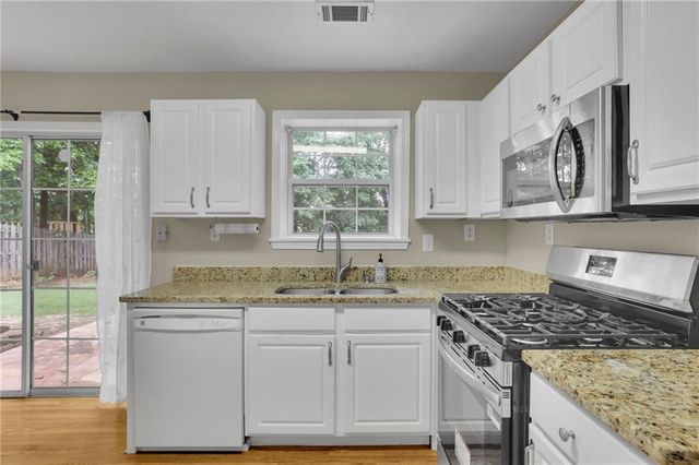 3270 Northcliff Drive, Suwanee, GA 30024