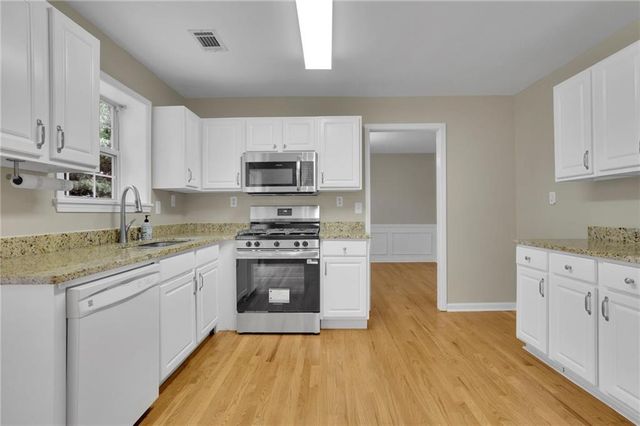 3270 Northcliff Drive, Suwanee, GA 30024
