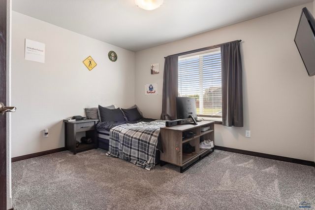 1013 SHAPE CT, Rapid City, SD 57703