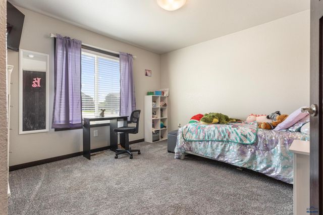 1013 SHAPE CT, Rapid City, SD 57703