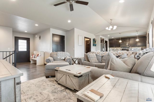 1013 SHAPE CT, Rapid City, SD 57703