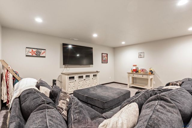 1013 SHAPE CT, Rapid City, SD 57703