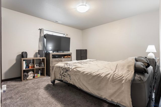 1013 SHAPE CT, Rapid City, SD 57703