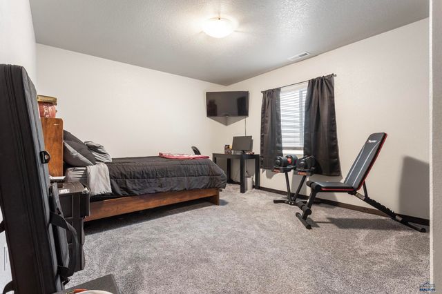 1013 SHAPE CT, Rapid City, SD 57703