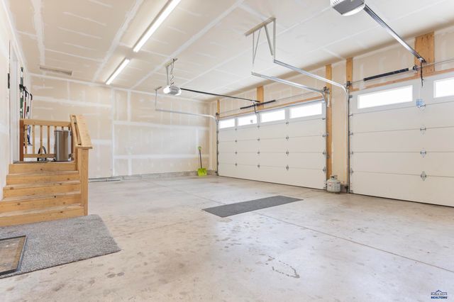 1013 SHAPE CT, Rapid City, SD 57703