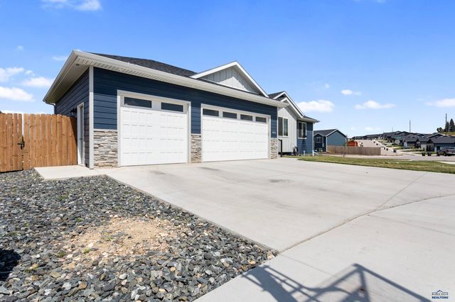 1013 SHAPE CT, Rapid City, SD 57703