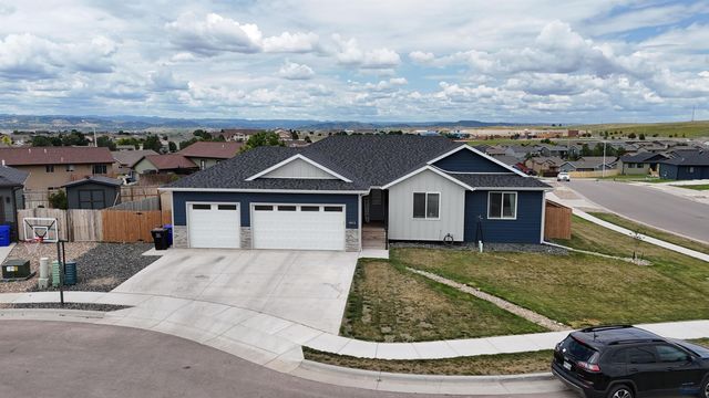 1013 SHAPE CT, Rapid City, SD 57703