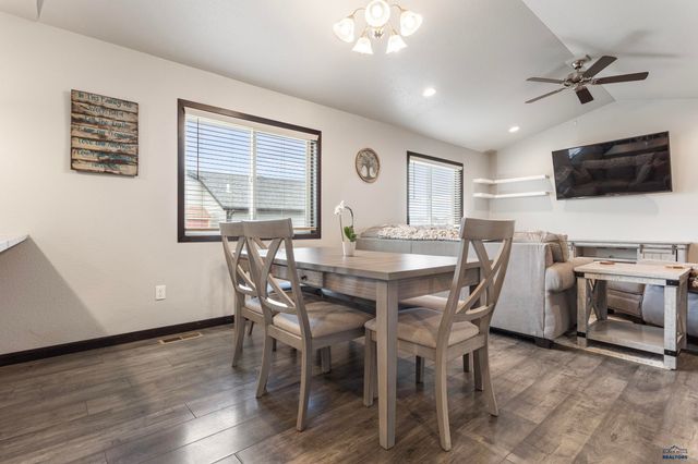 1013 SHAPE CT, Rapid City, SD 57703