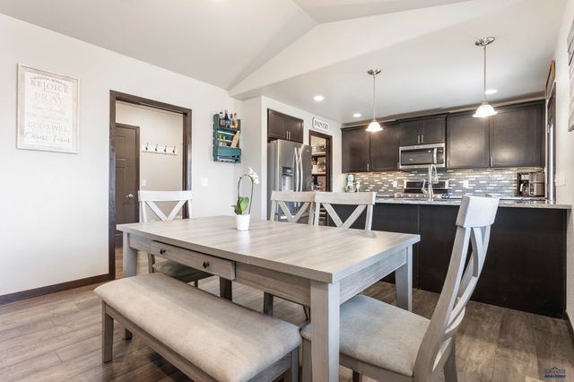 1013 SHAPE CT, Rapid City, SD 57703