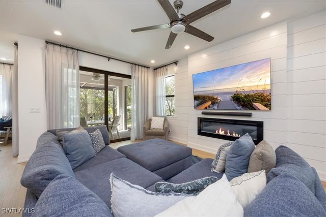 12940 Pembroke DR, Naples, FL 34105