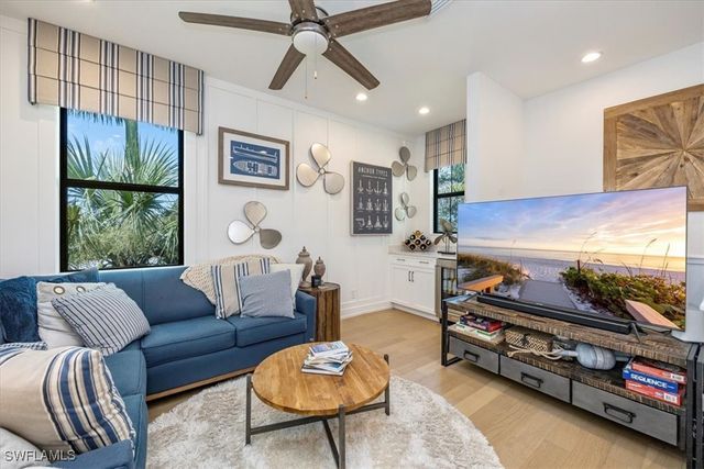 12940 Pembroke DR, Naples, FL 34105