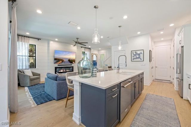 12940 Pembroke DR, Naples, FL 34105