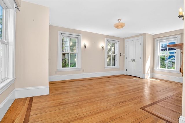 51 Green St, Boston, MA 02130