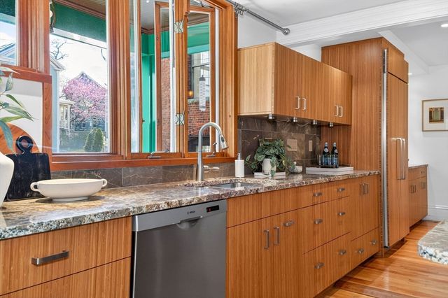 51 Green St, Boston, MA 02130