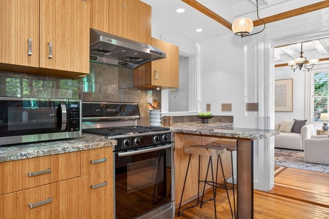 51 Green St, Boston, MA 02130