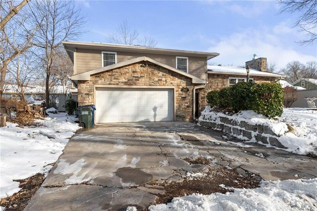 2106 Rhode Island Street, Lawrence, KS 66046