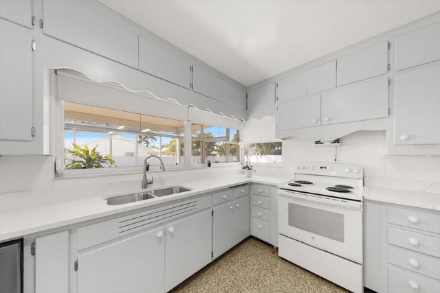 106 15TH STREET, Belleair Beach, FL 33786