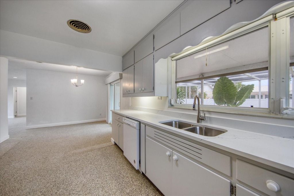 Image 14 of property listing at 106 15TH STREET, Belleair Beach, FL 33786