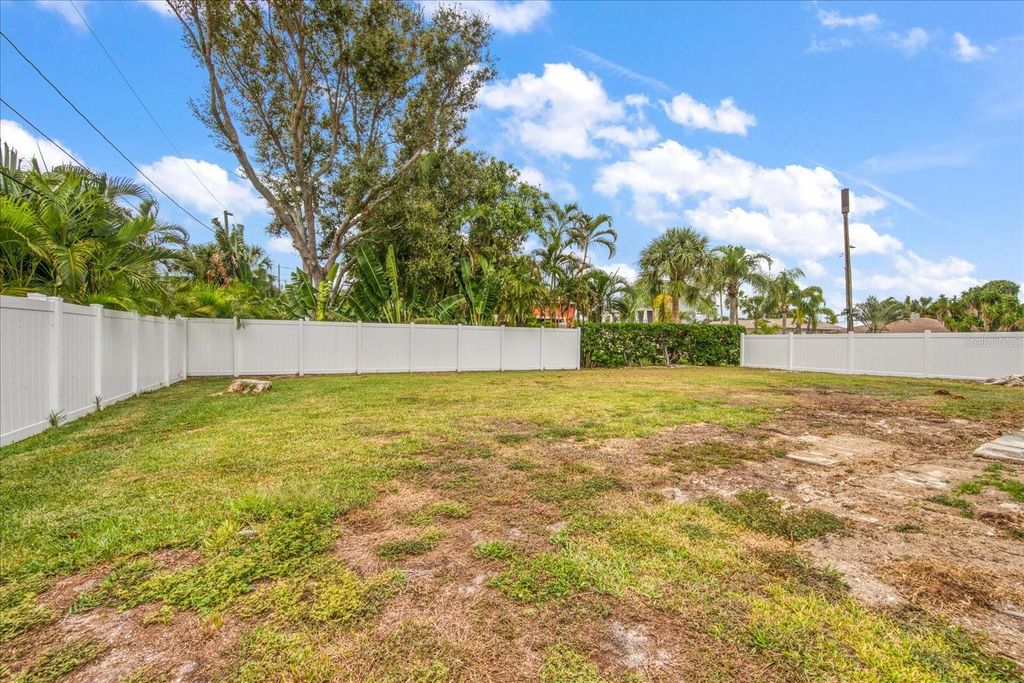 Image 27 of property listing at 106 15TH STREET, Belleair Beach, FL 33786