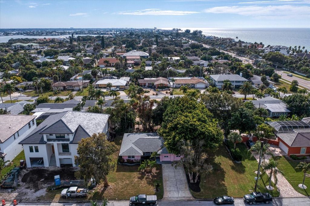 Image 32 of property listing at 106 15TH STREET, Belleair Beach, FL 33786