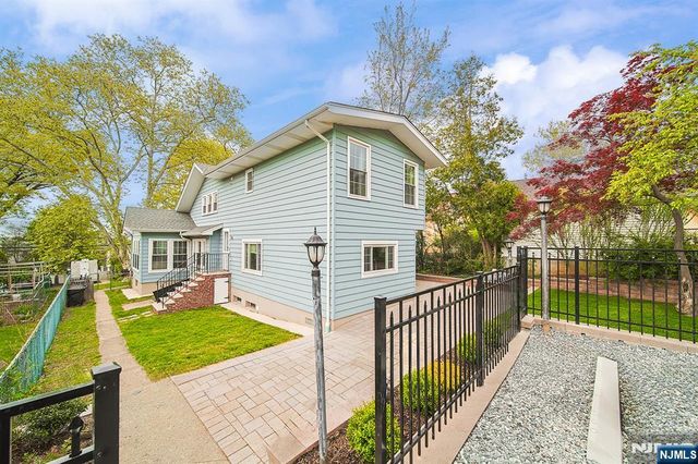 586 Hillside Street, Ridgefield, NJ 07657