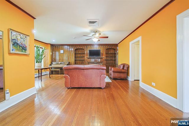 586 Hillside Street, Ridgefield, NJ 07657