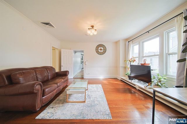 586 Hillside Street, Ridgefield, NJ 07657