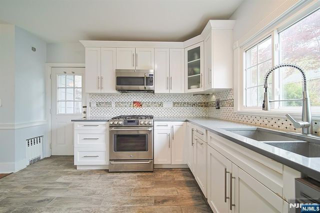 586 Hillside Street, Ridgefield, NJ 07657