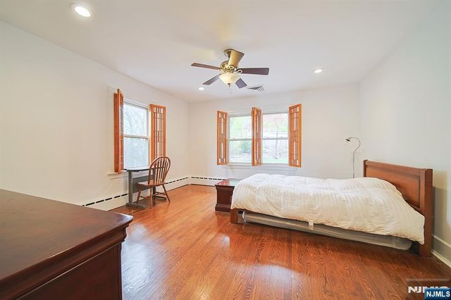 586 Hillside Street, Ridgefield, NJ 07657