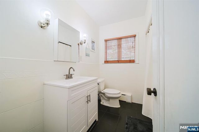 586 Hillside Street, Ridgefield, NJ 07657