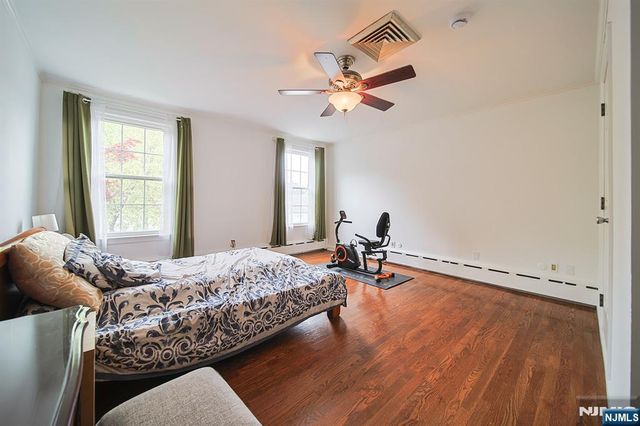 586 Hillside Street, Ridgefield, NJ 07657