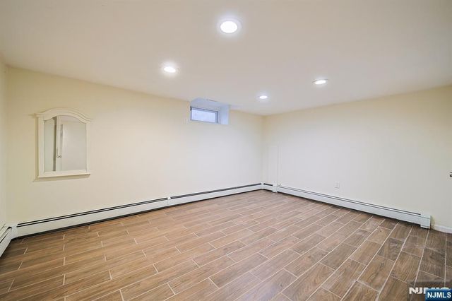 586 Hillside Street, Ridgefield, NJ 07657