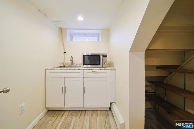 586 Hillside Street, Ridgefield, NJ 07657