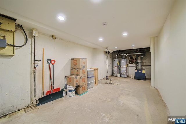 586 Hillside Street, Ridgefield, NJ 07657