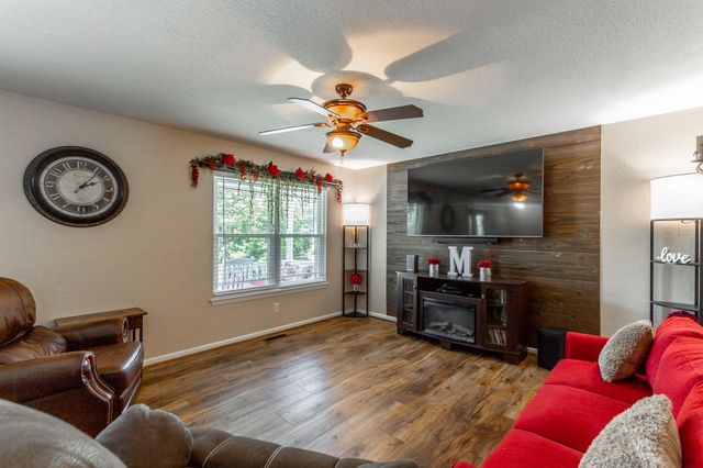 819 Spring Meadows Drive, Ringgold, GA 30736