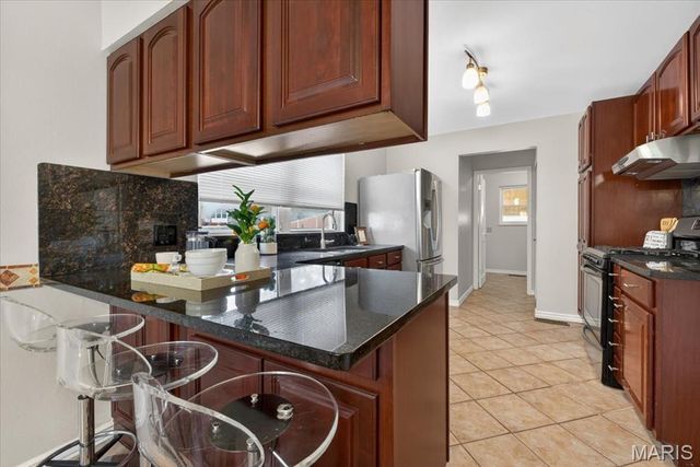 5 Blossomwood Court, Florissant, MO 63033