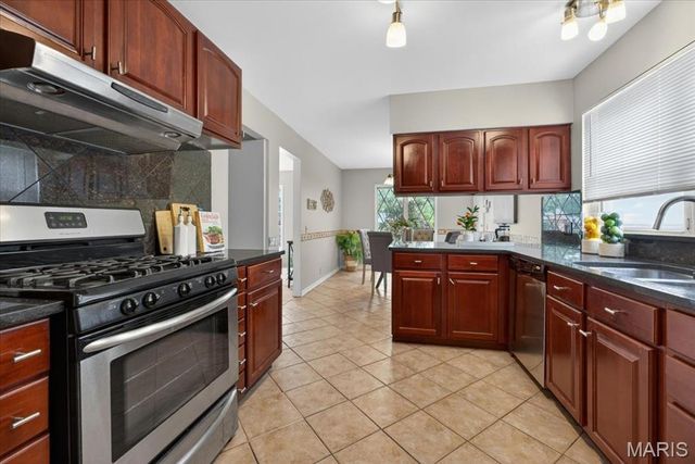5 Blossomwood Court, Florissant, MO 63033