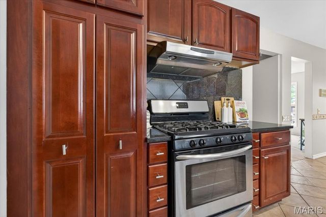 5 Blossomwood Court, Florissant, MO 63033
