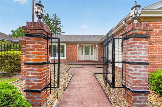 5 Blossomwood Court, Florissant, MO 63033