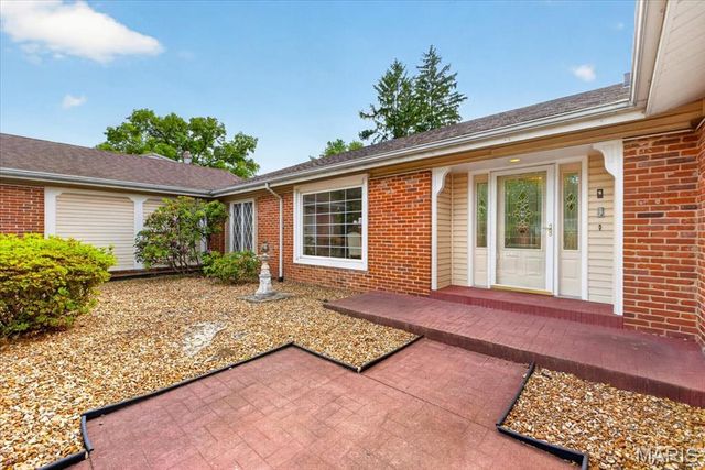 5 Blossomwood Court, Florissant, MO 63033