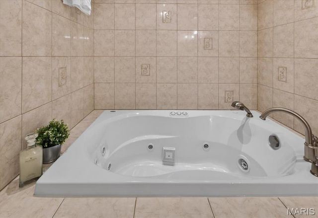 5 Blossomwood Court, Florissant, MO 63033