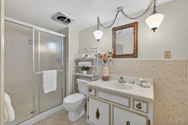 5 Blossomwood Court, Florissant, MO 63033