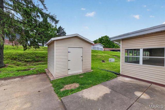 5 Blossomwood Court, Florissant, MO 63033