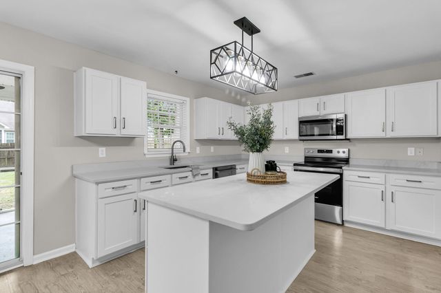 406 Arbor Oaks Drive, Summerville, SC 29485