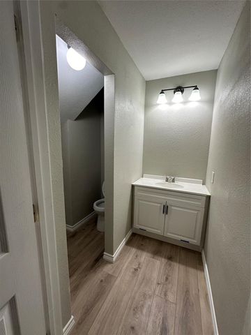 606 County Road 379, Cleveland, TX 77328