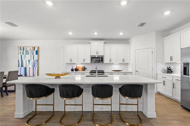 3517 Stormy Creek LN, Alva, FL 33920